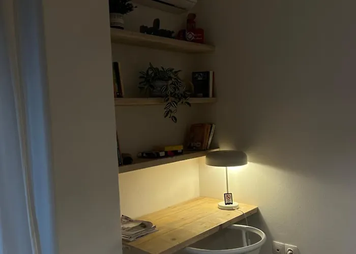 Anastasios' Artwork Apartamento