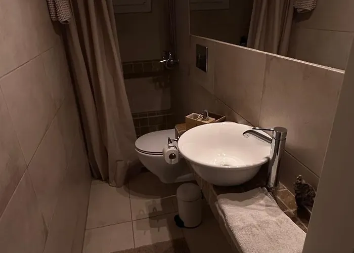 Anastasios' Artwork Apartamento *