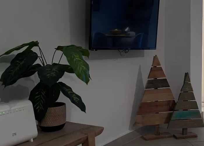 Anastasios' Artwork Apartamento